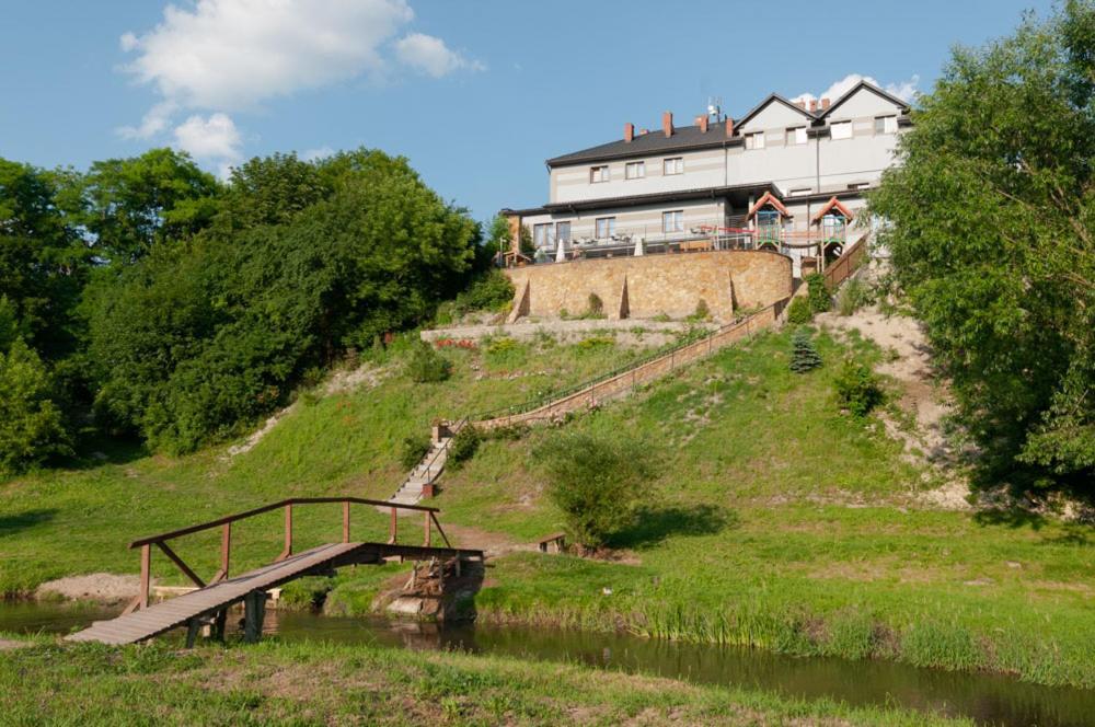 Hotel Bursztynowy Юзефув-над-Віслою Екстер'єр фото